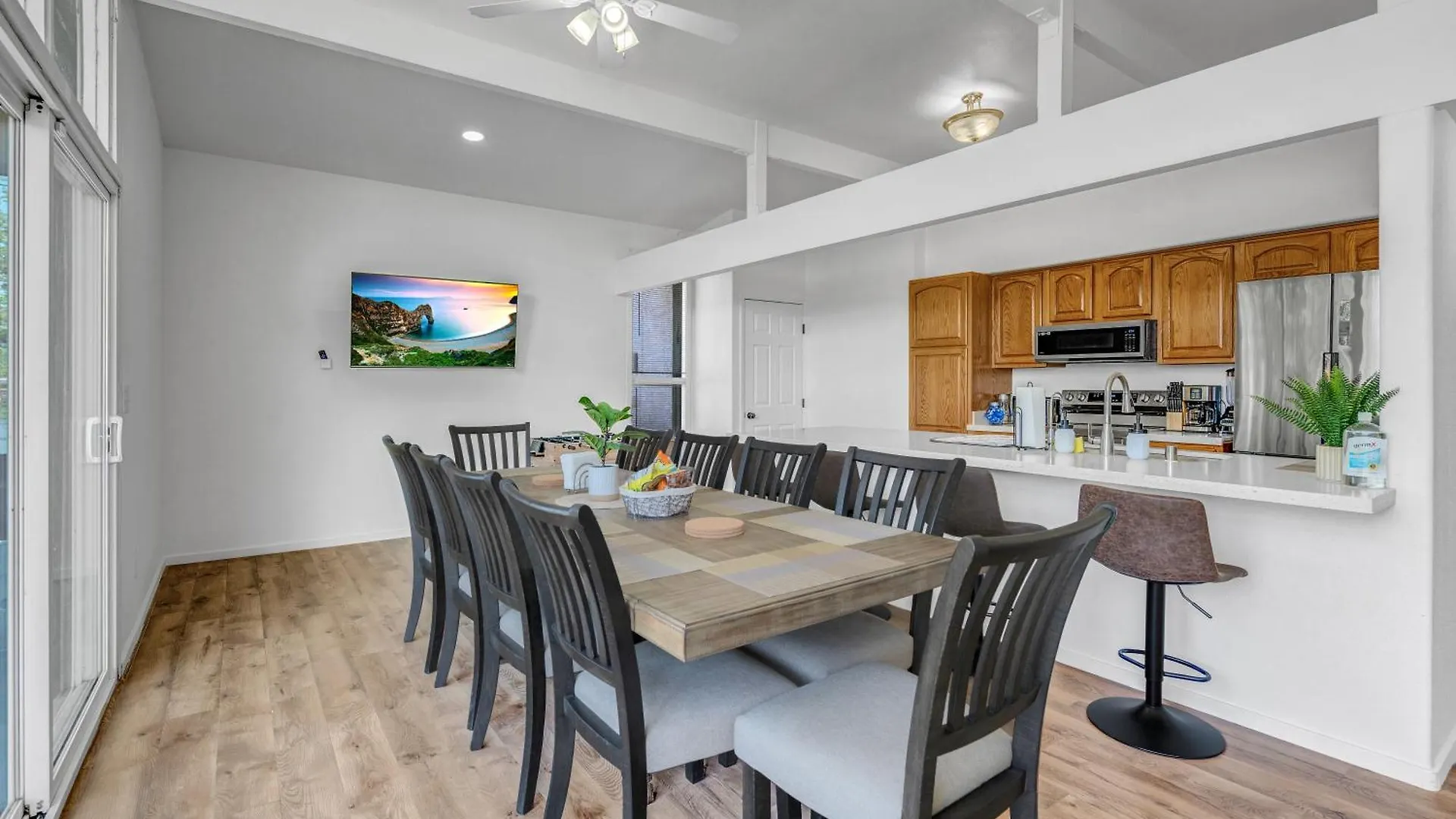 Spacious Remodeled Retreat Haven Las Vegas