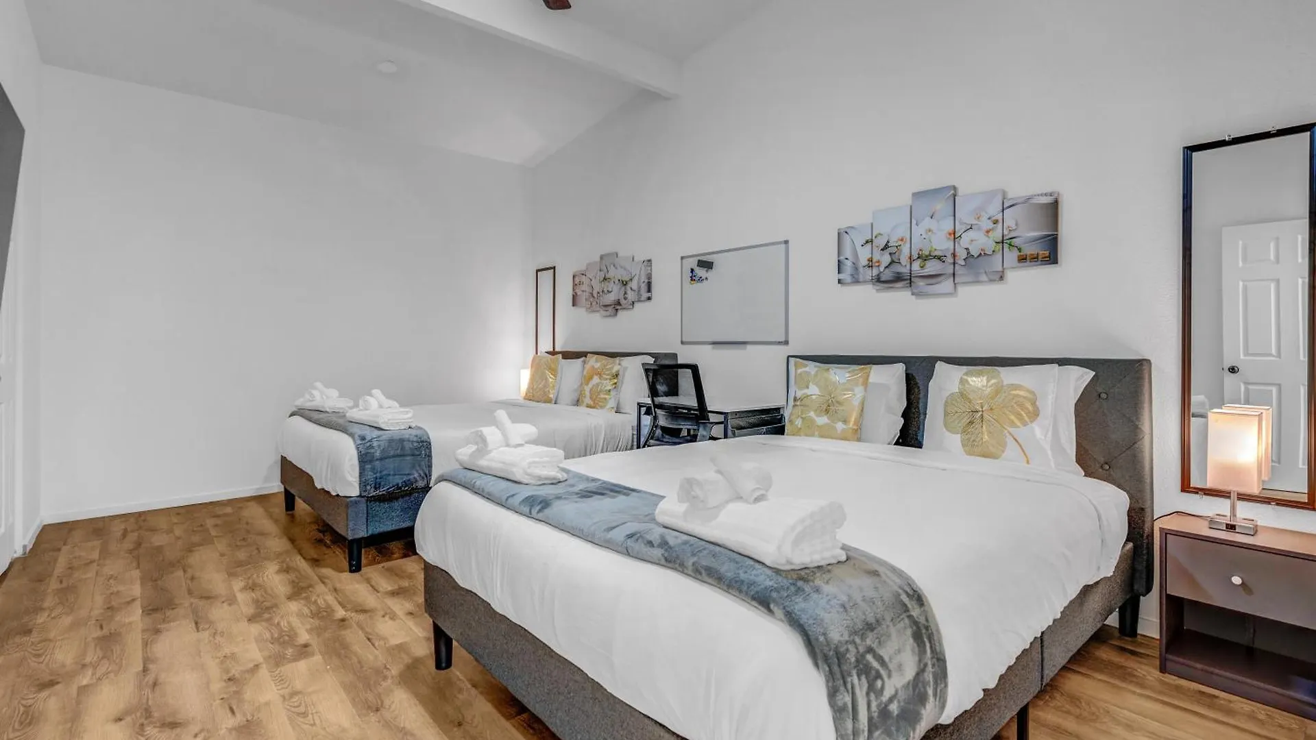 Spacious Remodeled Retreat Haven Las Vegas 0*,